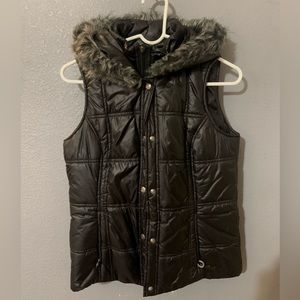 Womens Ariat puffer vest